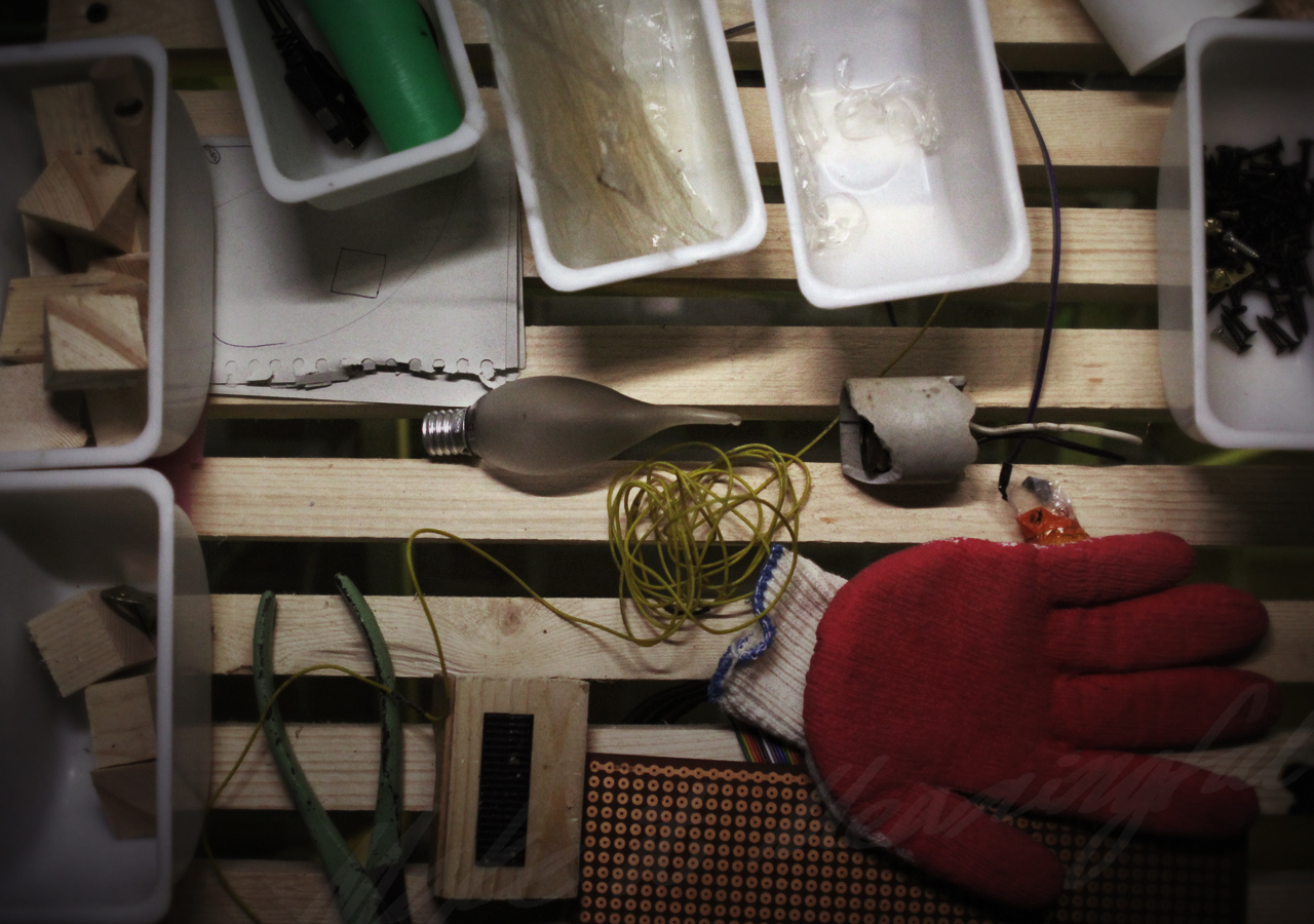 Diana Band’s work. The background image automatically turns to next image.