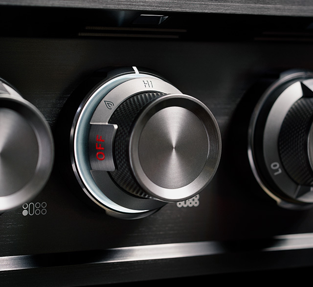 An image shows the Dacor Modernist gas range.