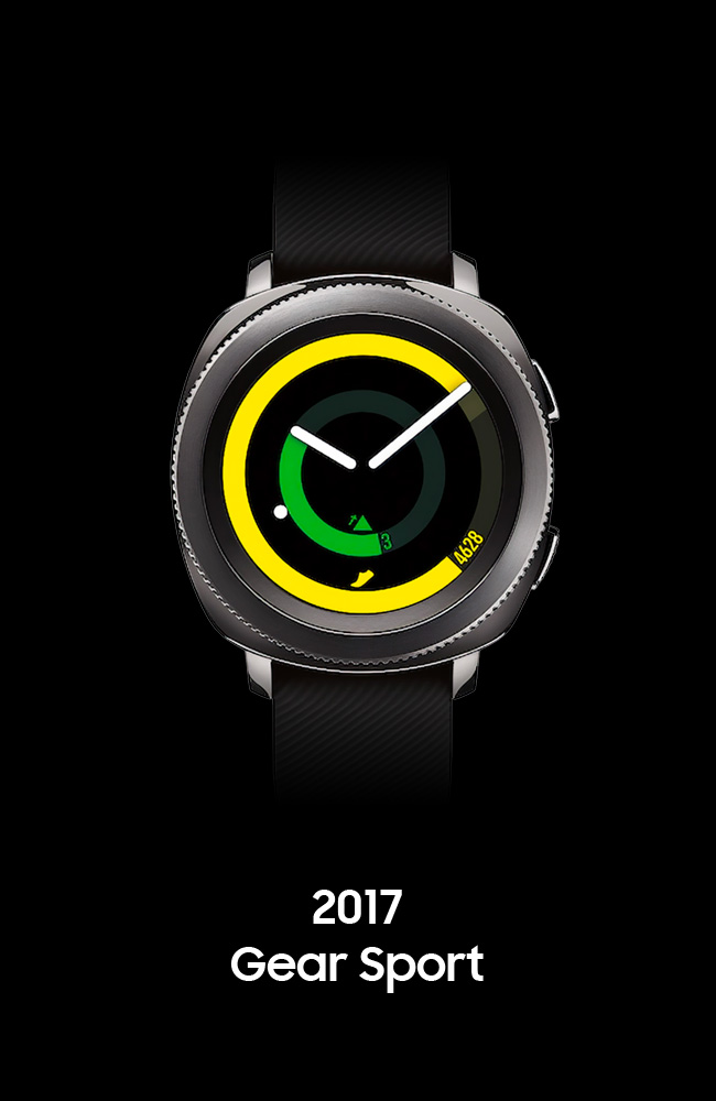 Front view of the Galaxy Gear Sport. The rounded circular bezel has small cog-like bumps around the edges. The center circular display has a graphic of a circular ring that displays heart rate and incline.