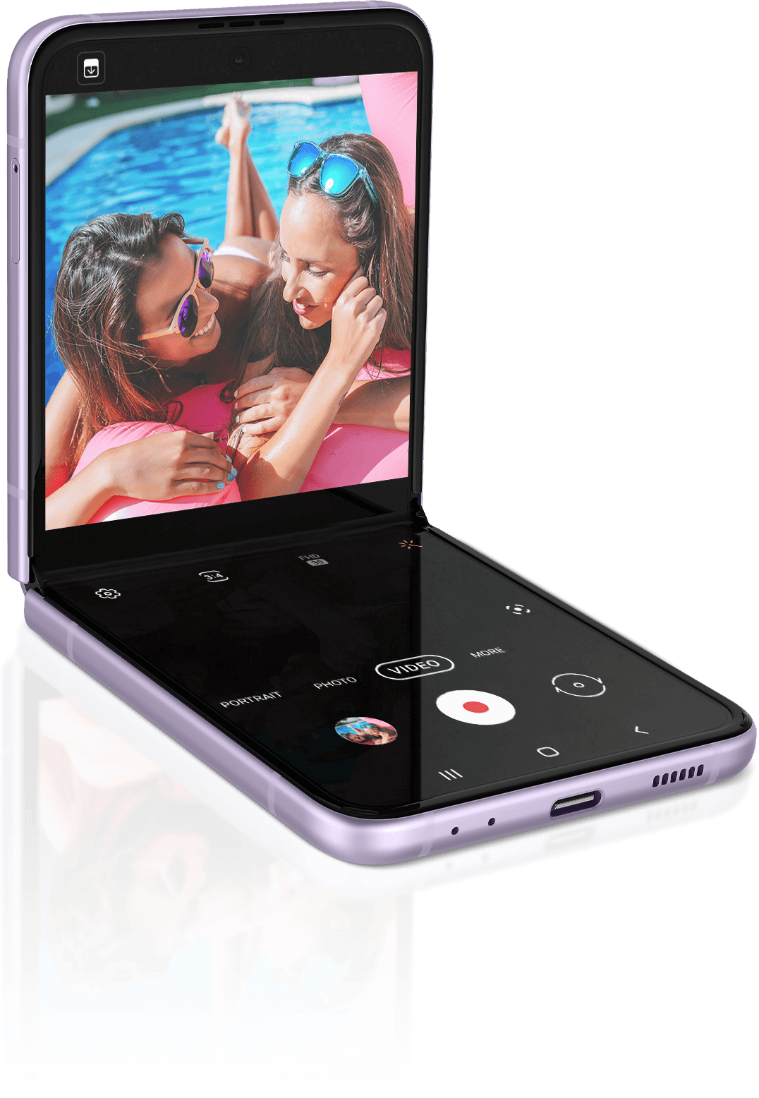 The product image of Galaxy Z Flip3 with various kinds and color covers and various images of unique users are arranged together.