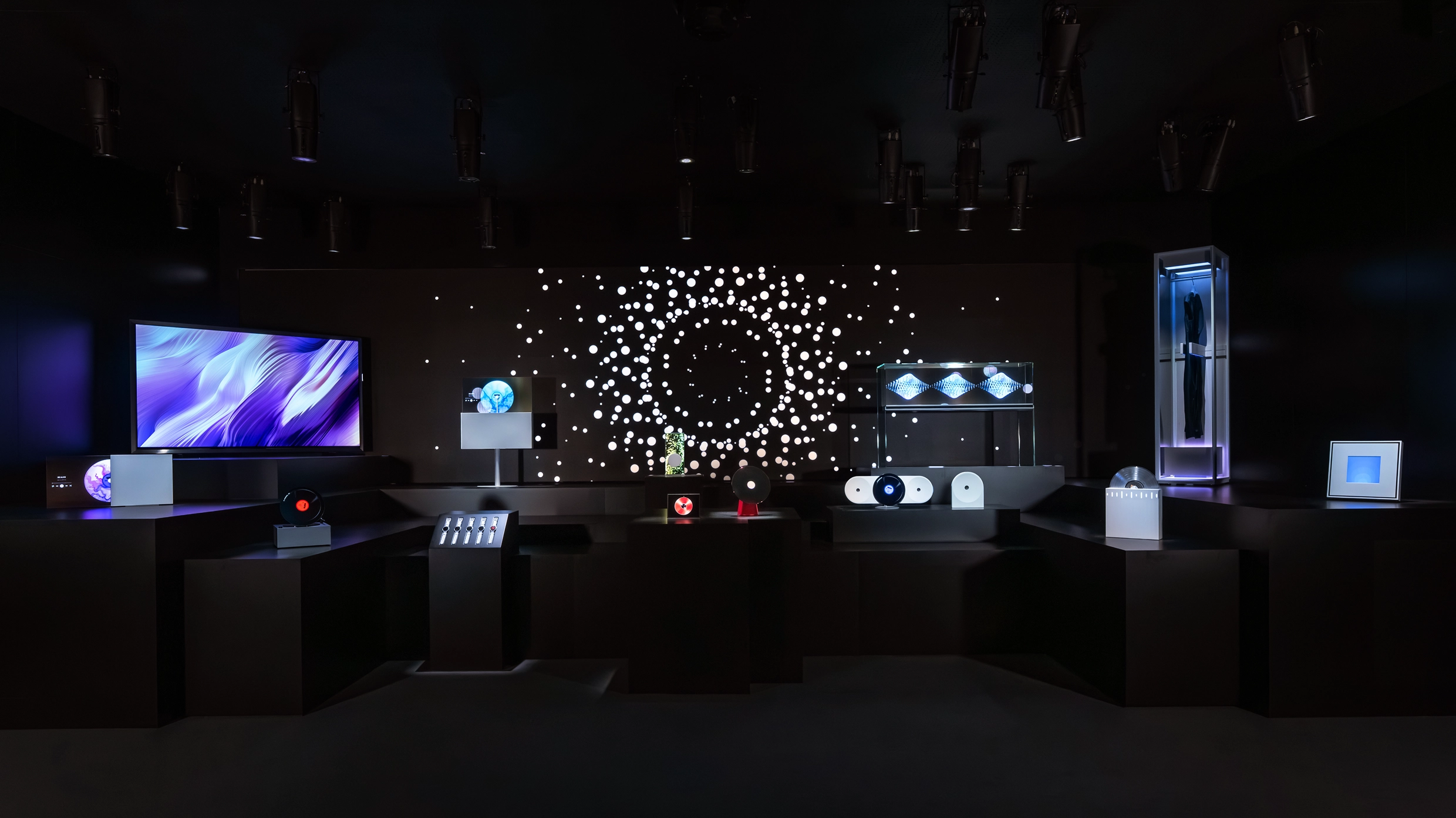 The Welcome Show: Introduction to Samsung’s Shared AI and Personal AI vision through connected experiences and human-centered technology.