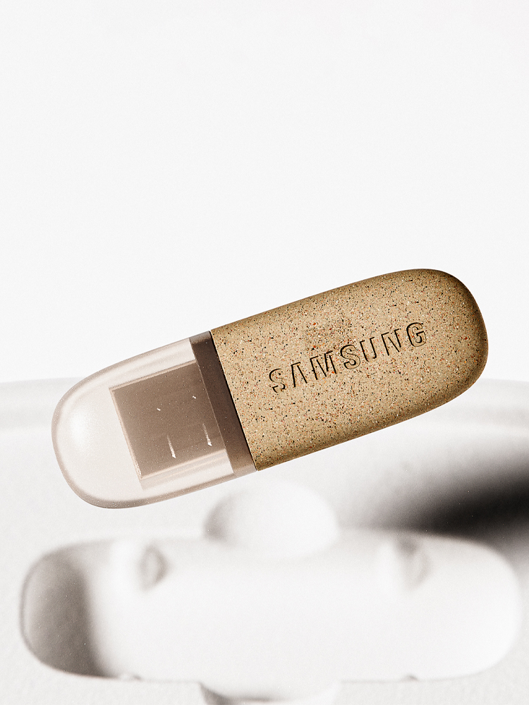 A production image of the Memory Capsule, the work of one of the Recreate finalist teams. It's a USB in capsule form. 