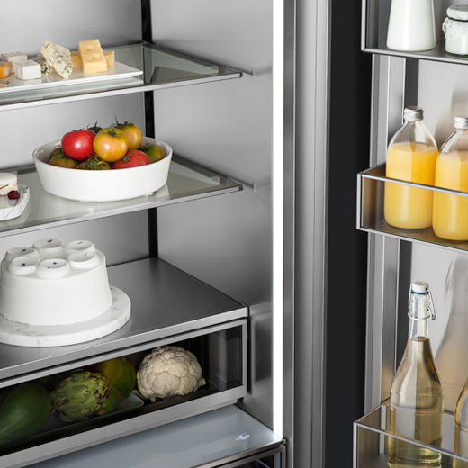 This is an image that shows the internal design of the built-in refrigerator BRR9000M.