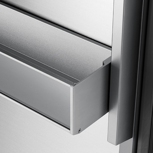 This is an image that shows the door bin of the built-in refrigerator BRR9000M.