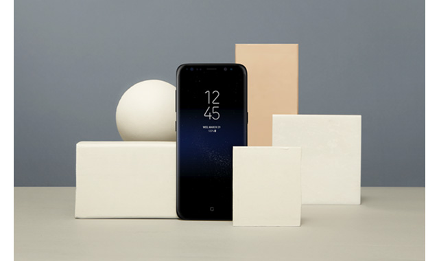 Galaxy S8 standing among neutral objects