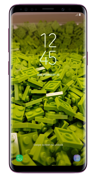 A lock screen image that has been applied with five versions of Adaptive color is on the Galaxy S9’s screen.