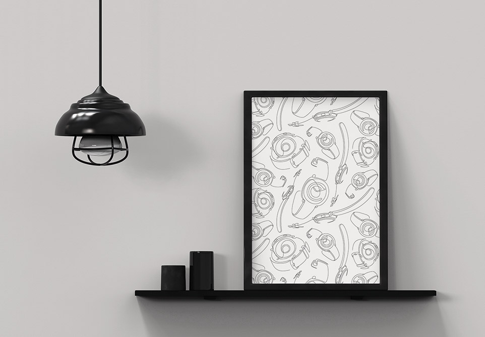 기어 스포츠 일러스트가 액자에 담겨 선반 위에 올려져 있는 이미지입니다.