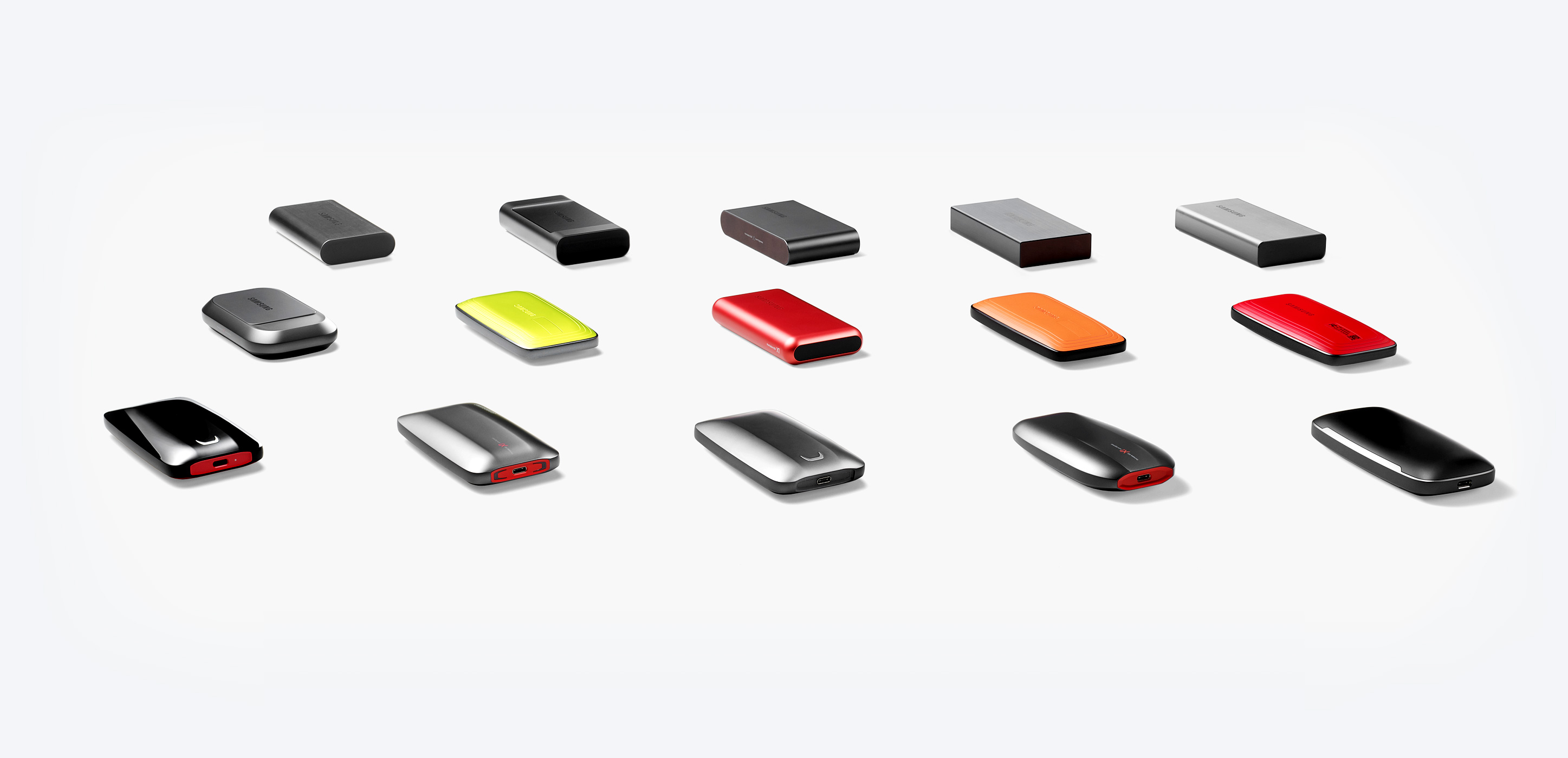 삼성 포터블 SSD X5의 목업들 이미지입니다.