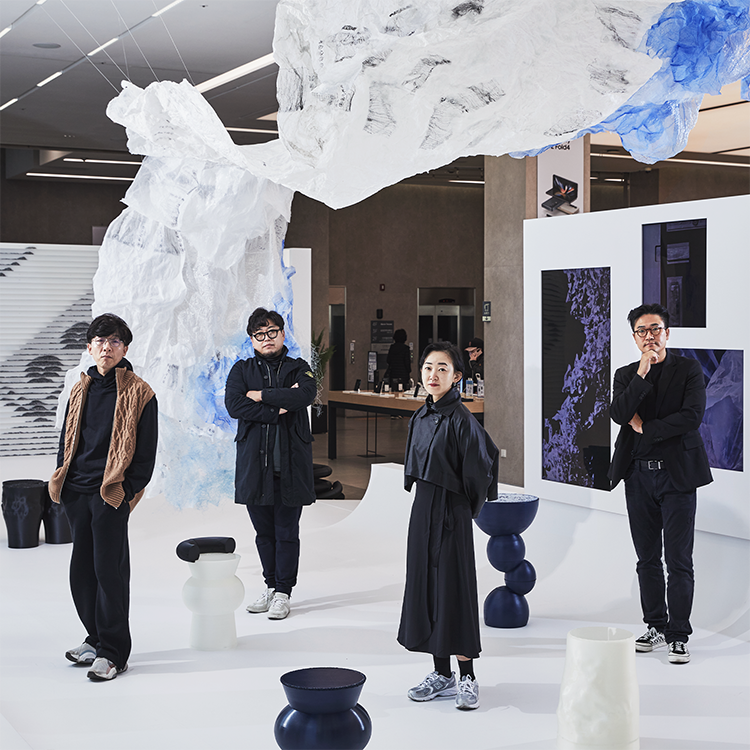 공예 작가와 삼성 디자이너의 프로필 사진입니다.