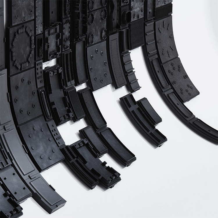 그라파이트로 제작된 ‘The Footprint’의 디테일 컷입니다.