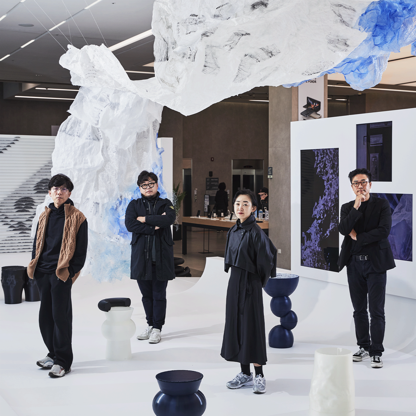 공예 작가와 삼성 디자이너의 프로필 사진입니다.