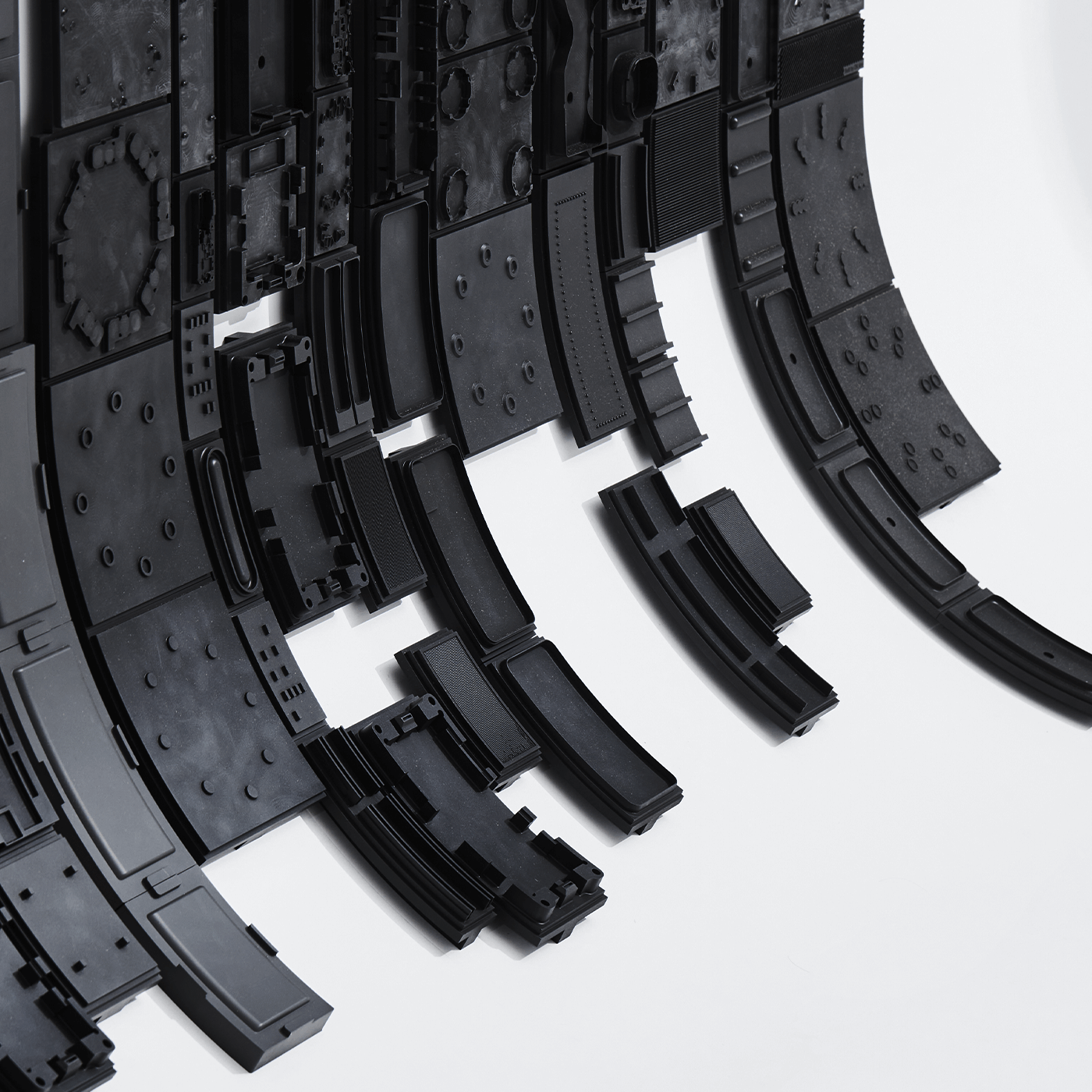 그라파이트로 제작된 ‘The Footprint’의 디테일 컷입니다.